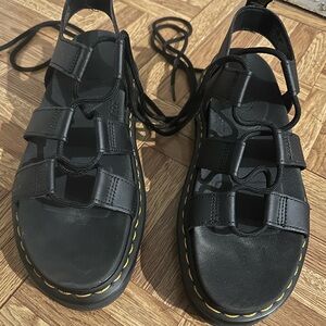 Dr Martens NARTILLA WOMEN'S LEATHER GLADIATOR SANDALS
Size 7
